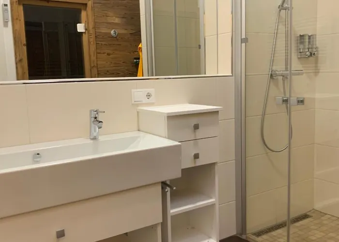 Alpenlodge * هاوس إم إنيستال